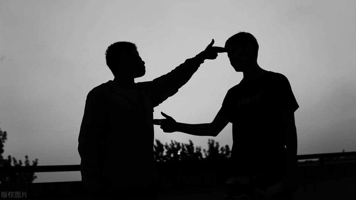 為什么說陳奕迅的《你的背包》是一首細(xì)思極恐的情歌？