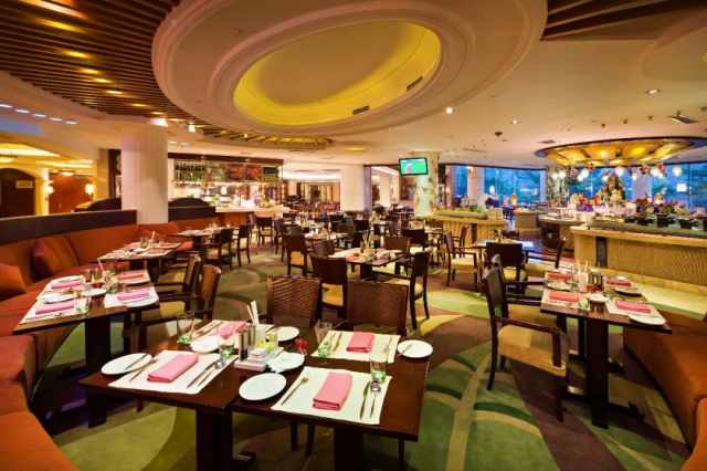 東莞塘廈·三正半山溫泉酒店自助晚餐來啦！2大1小無限量任吃，贊呀