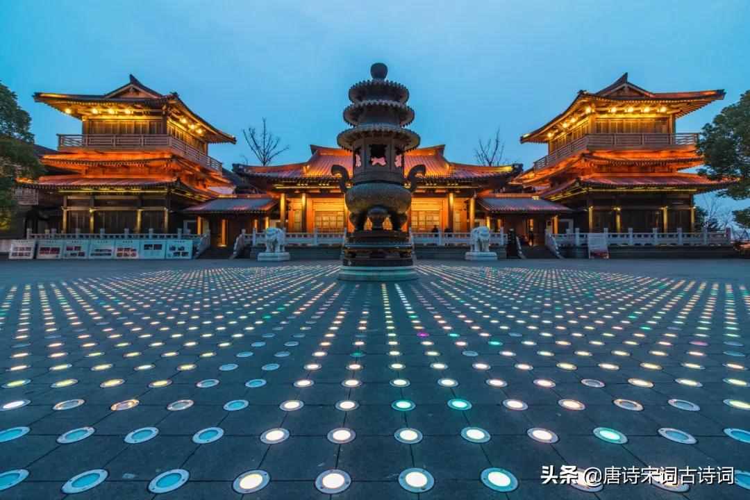 萬籟此俱寂，但余鐘磬音