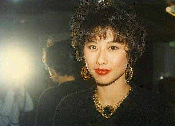 葉倩文