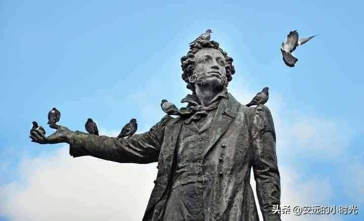 普希金15首經(jīng)典愛情詩，字句唯美浪漫，令人窒息