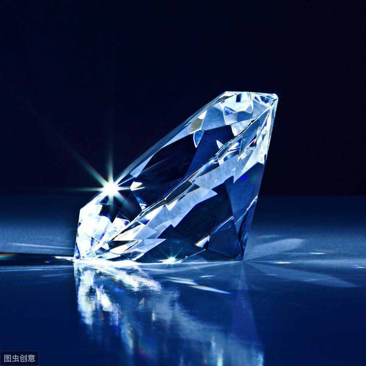鉆戒的十大挑選標(biāo)準(zhǔn)，了解一下，買鉆戒你就是專家，不怕被忽悠