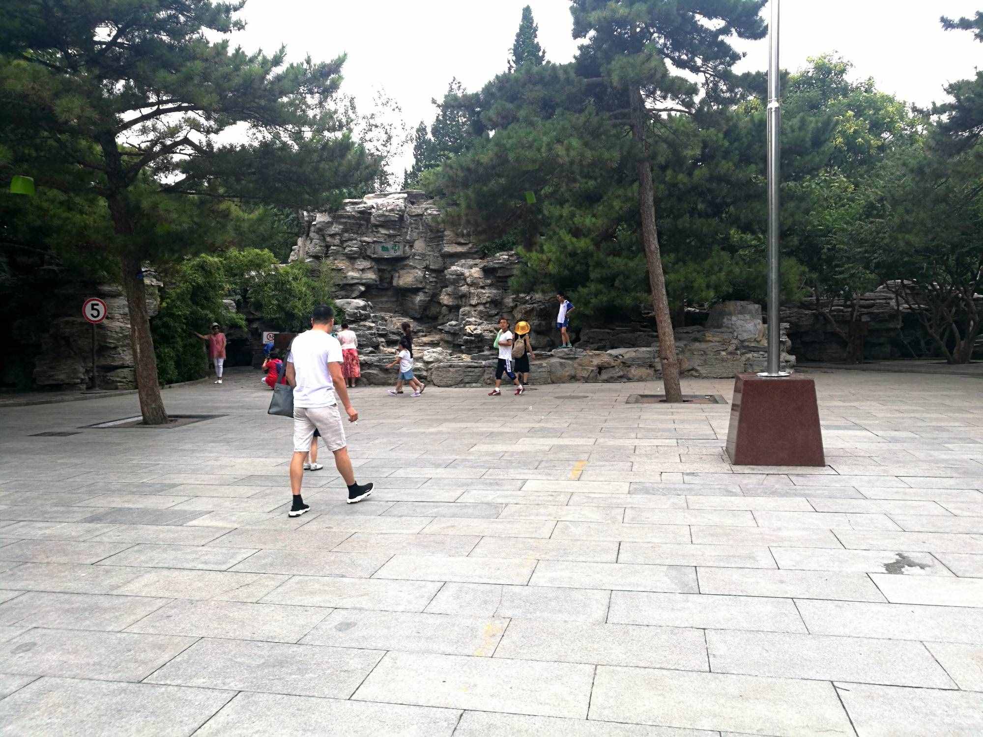 探討北京地鐵10號線團結湖站，為何與團結湖公園不在一個地方？