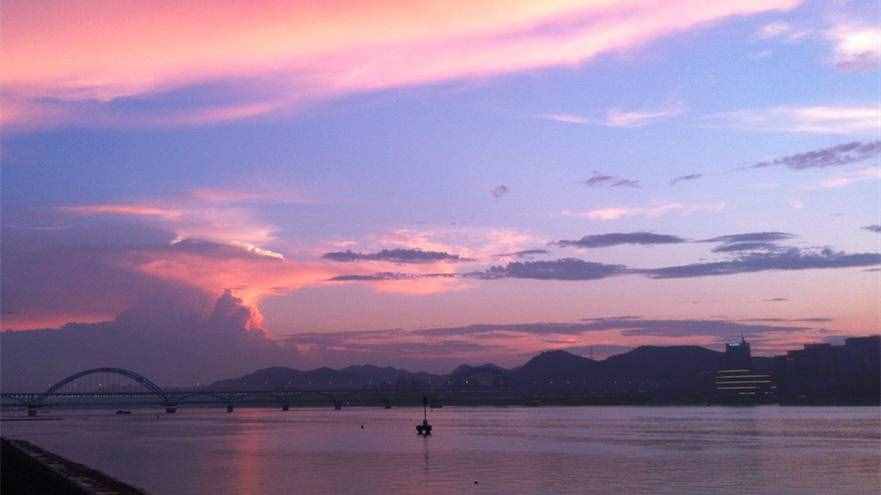 坐船夜游錢塘江，免費(fèi)機(jī)會(huì)等著你?。▋?nèi)附美圖）