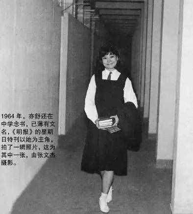 他是亦舒兒子，與媽媽失聯(lián)44年渴望母愛(ài)，看異父妹妹被寵成公主