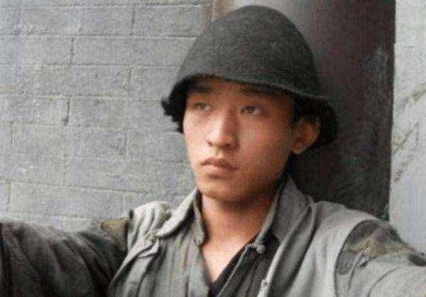 24歲被稱橫店“龍?zhí)淄酢保?年拍500部戲仍沒紅，現(xiàn)實(shí)真殘酷