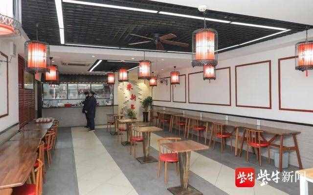 老姐妹享受“高考式”用餐服務(wù) 蘇州古城首批餐飲企業(yè)恢復堂食
