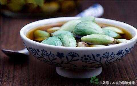 做臘八蒜，到底應(yīng)該用什么醋泡呢？