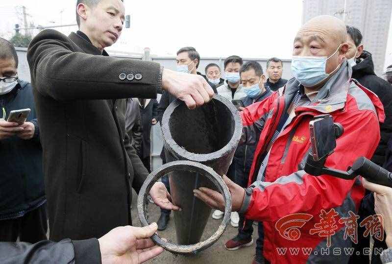 西安麗舍春天小區(qū)不到一月爆管三次 上萬(wàn)居民吃水難