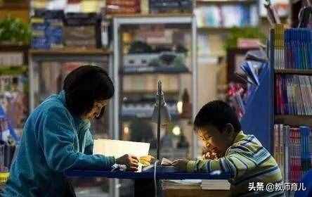 部編版四年級語文下全冊近反義詞整理，全是課本內(nèi)容，替孩子收藏