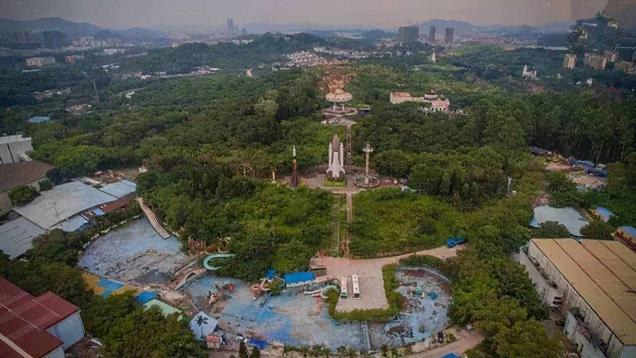 廣州一景點，曾熱鬧非凡，卻因管理不善停止營業(yè)，如今雜草叢生