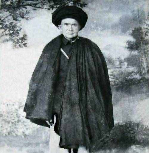 小葉丹后人，因彝海結(jié)盟，得到特殊照顧，多人保送到北京，上大學(xué)