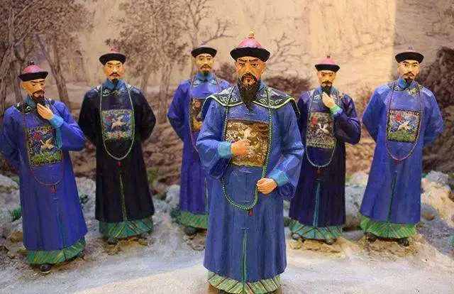 雍正在位13年對(duì)比父親康熙在位61年，看似短暫實(shí)則有兩個(gè)好處