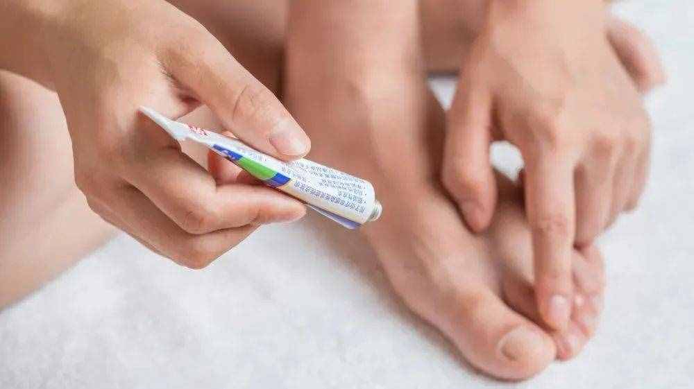 想把「腳氣」治好，到底該怎么辦？