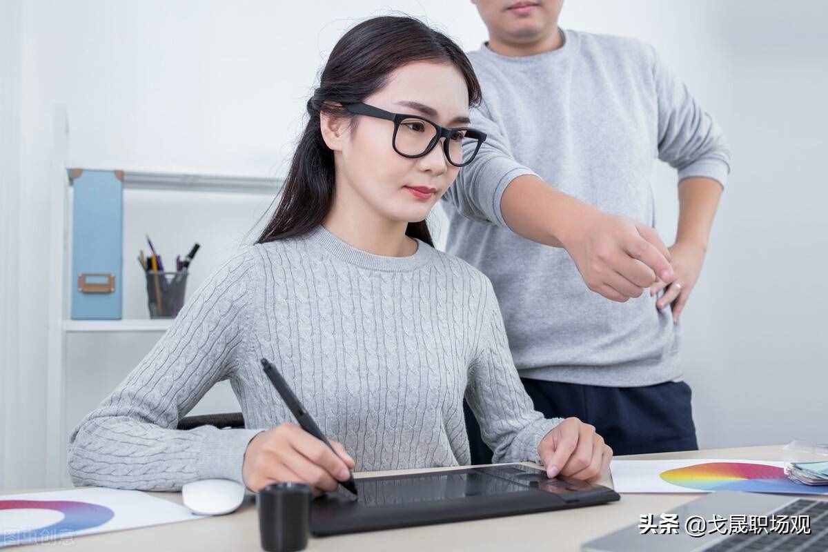 與男上司關(guān)系曖昧，自己受傷害，女下屬應(yīng)該這樣防止男上司的騷擾