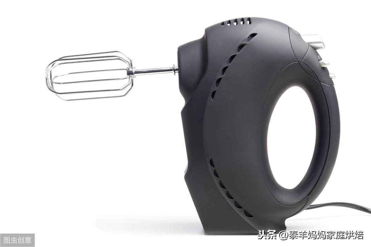 打蛋器在烘焙中必不可少，為了避免新手走彎路，這里詳細(xì)做了說(shuō)明