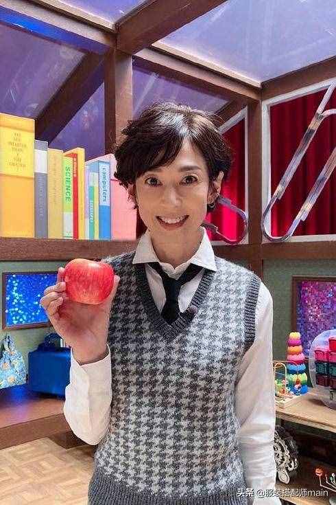 中年阿姨別一味打扮花哨，學(xué)日本中年女人這樣穿，知性優(yōu)雅又高級(jí)