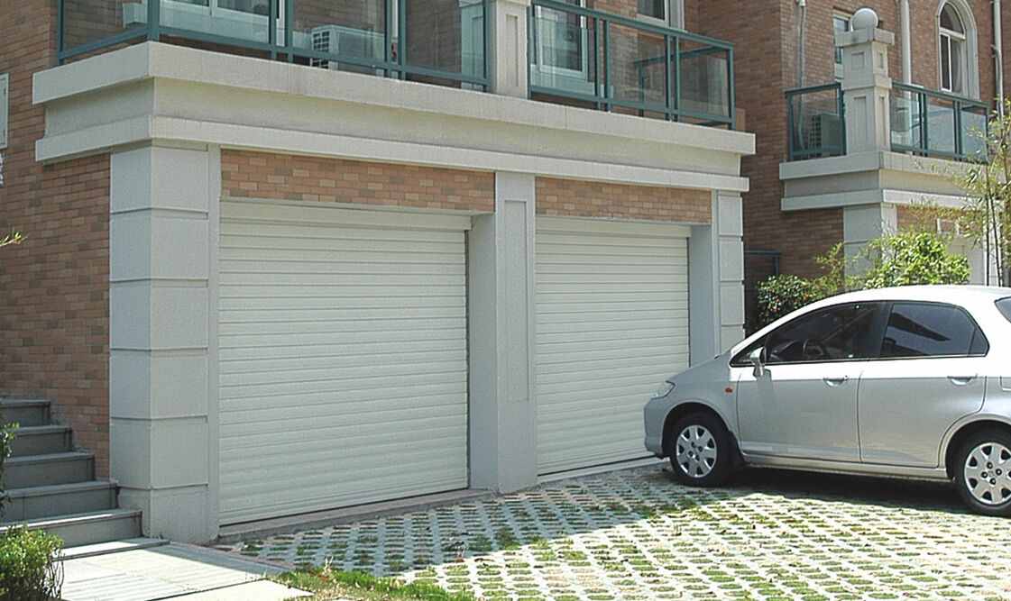 車庫(kù)門裝電動(dòng)卷門還是手動(dòng)卷門好？聽合肥老師傅一說(shuō)，心里有數(shù)了