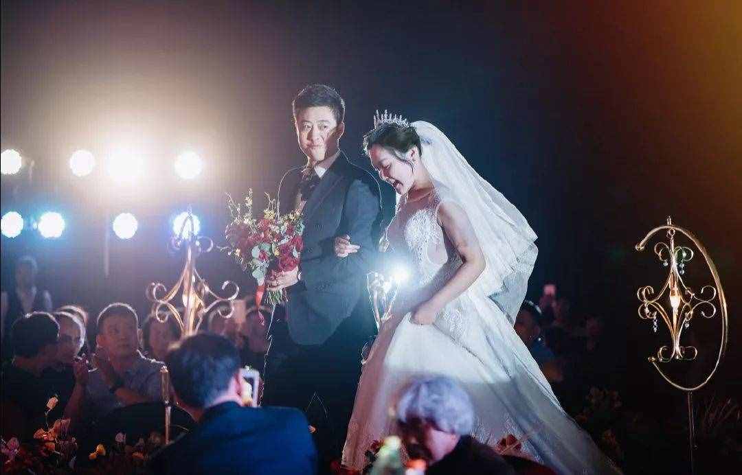 婚禮新郎簡單致辭30秒發(fā)言稿