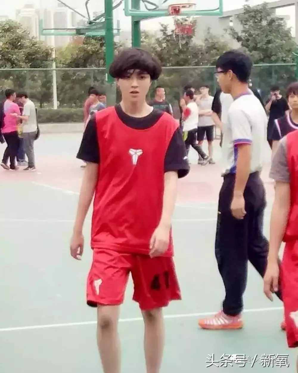 復(fù)古女神南笙以前竟然這！么！帥！