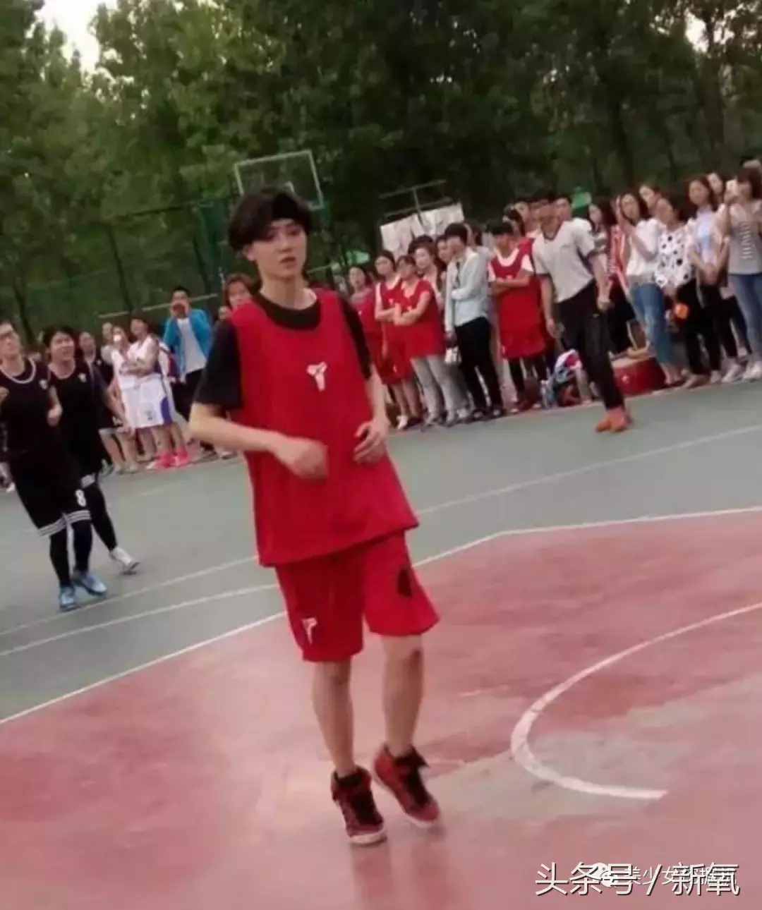 復(fù)古女神南笙以前竟然這！么！帥！