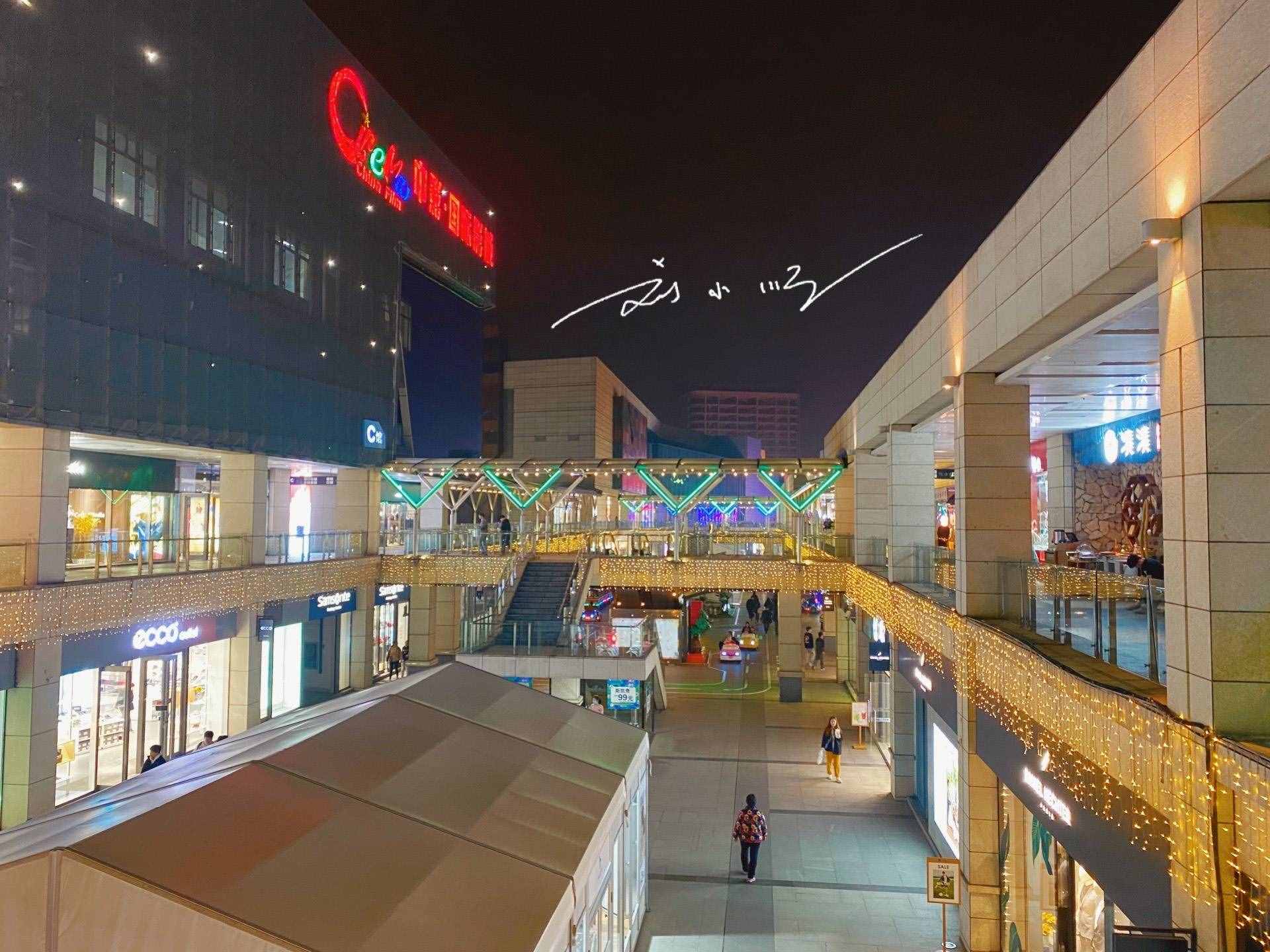 南京郊區(qū)的“熱門”商場(chǎng)，人氣不輸市區(qū)，游客：一聽名字就很霸氣