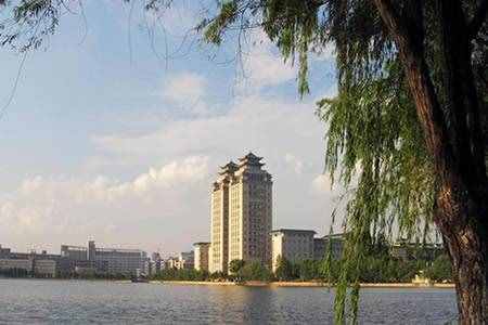西南民族大學(xué)和中南民族大學(xué)，哪所發(fā)展更好，水平更高？