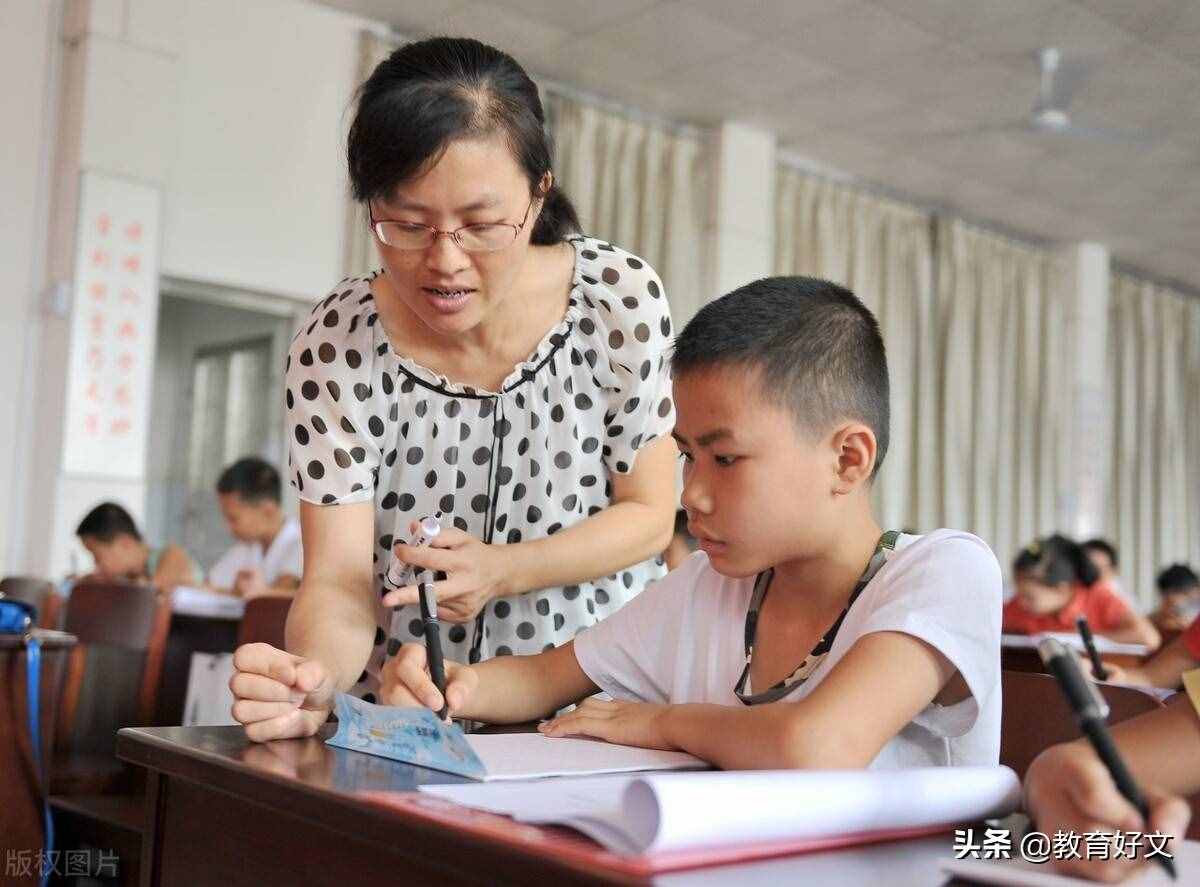 一位校長在全校教師會上講述老師的5個育人故事，聽哭好多老師