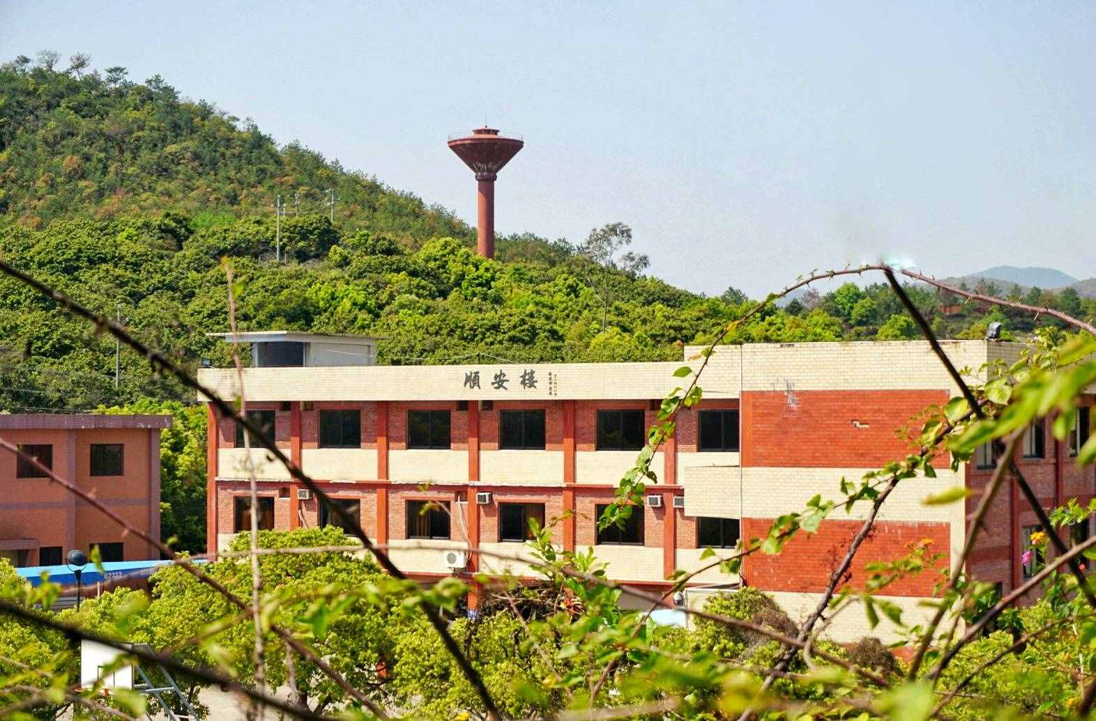 中國第一所民辦本科高校，學(xué)校風(fēng)景優(yōu)美，不輸廈門大學(xué)