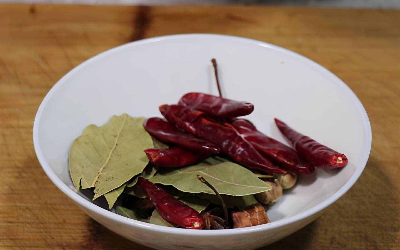 快過(guò)年了，又到腌制臘肉的時(shí)節(jié)，配方比例大公開(kāi)，干香有味不發(fā)酸