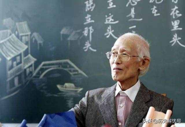緬懷余光中，莫言仿照《鄉(xiāng)愁》寫下一節(jié)詩，短短4句贏得滿堂喝彩