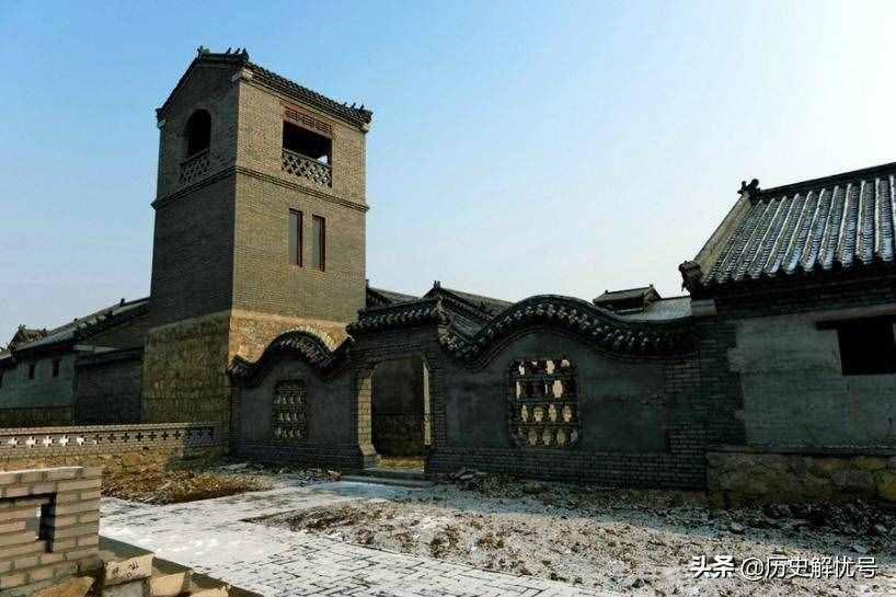 緬懷余光中，莫言仿照《鄉(xiāng)愁》寫下一節(jié)詩，短短4句贏得滿堂喝彩