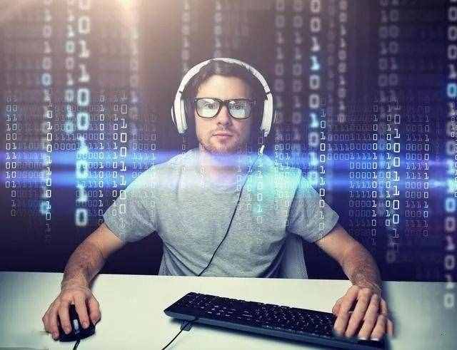 一出手癱瘓6000萬臺電腦，造成恐慌損失數(shù)億，面對媒體他不會說話