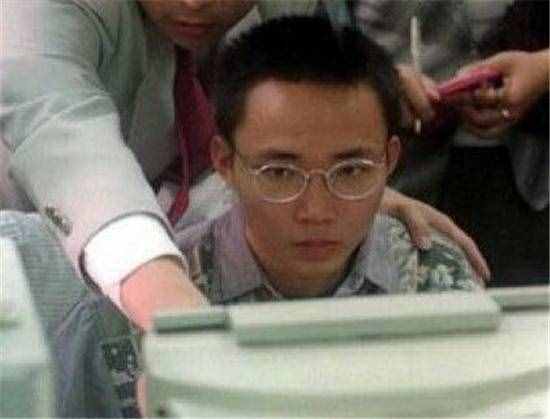 一出手癱瘓6000萬臺電腦，造成恐慌損失數(shù)億，面對媒體他不會說話