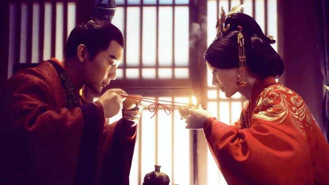 史上最經(jīng)典的10首情詩，一首一個名句，比“我愛你”強一百倍