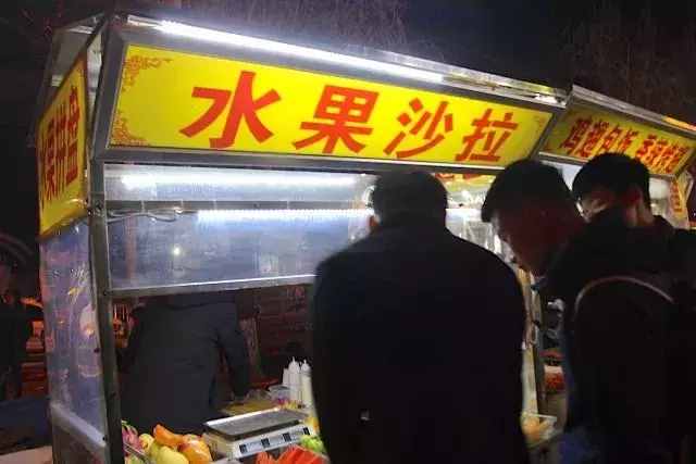 鄭州北大學(xué)城英才街，多少人魂?duì)繅衾@的地方！