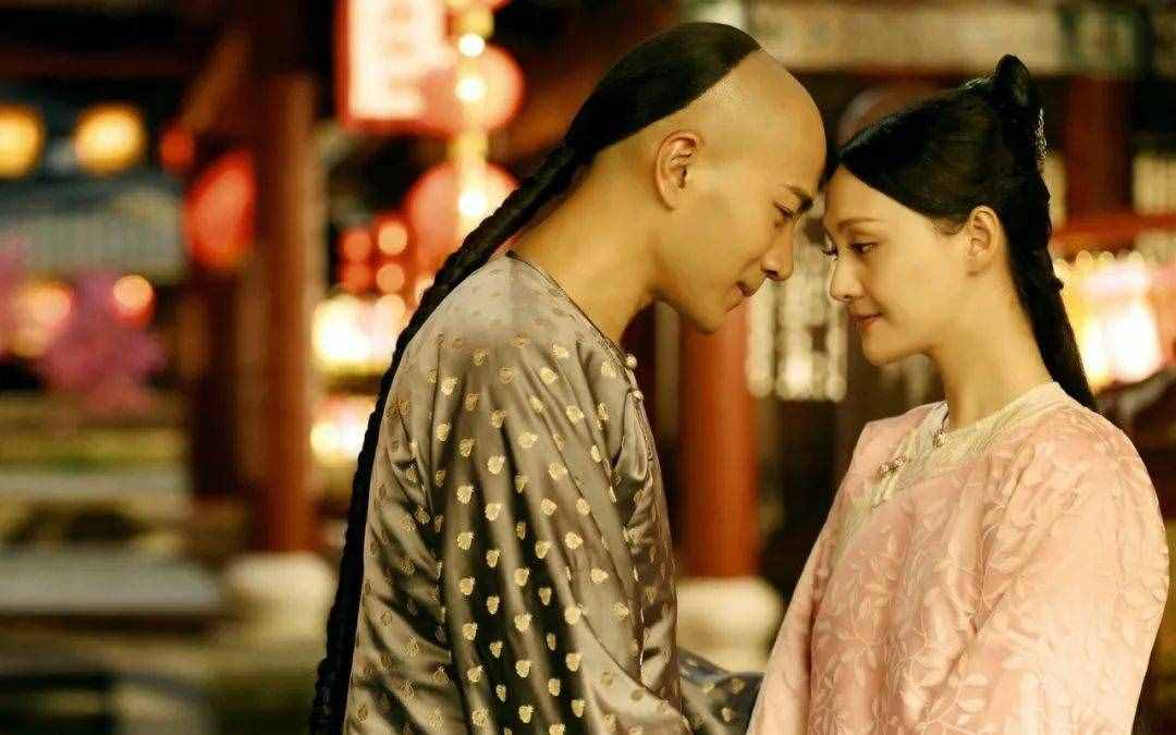 史上最經(jīng)典的10首情詩，一首一個名句，比“我愛你”強一百倍