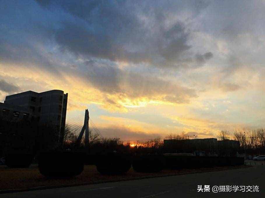 攝影作品分析，我們還在繼續(xù)前行