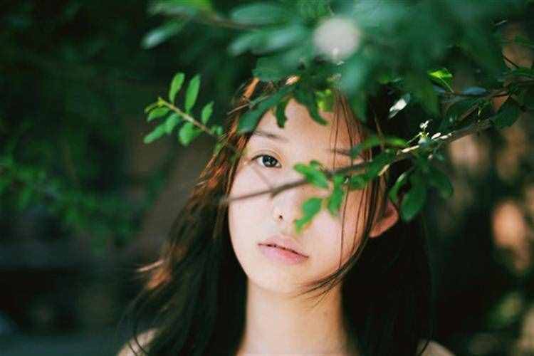 暗戀一個(gè)人是怎樣的感受？心理學(xué)：沒(méi)事偷著樂(lè)