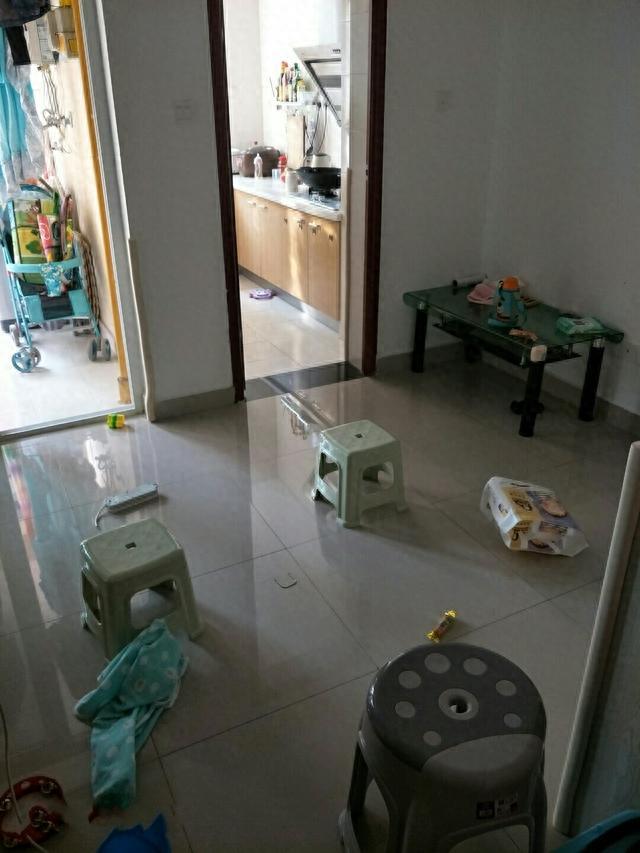 很幸運(yùn)一次搖中公租房，一室一廳只要400多房租，朋友都羨慕極了